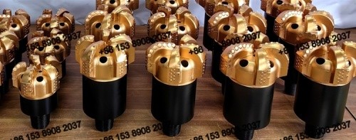 Multi-blade PDC bit for water well drilling
