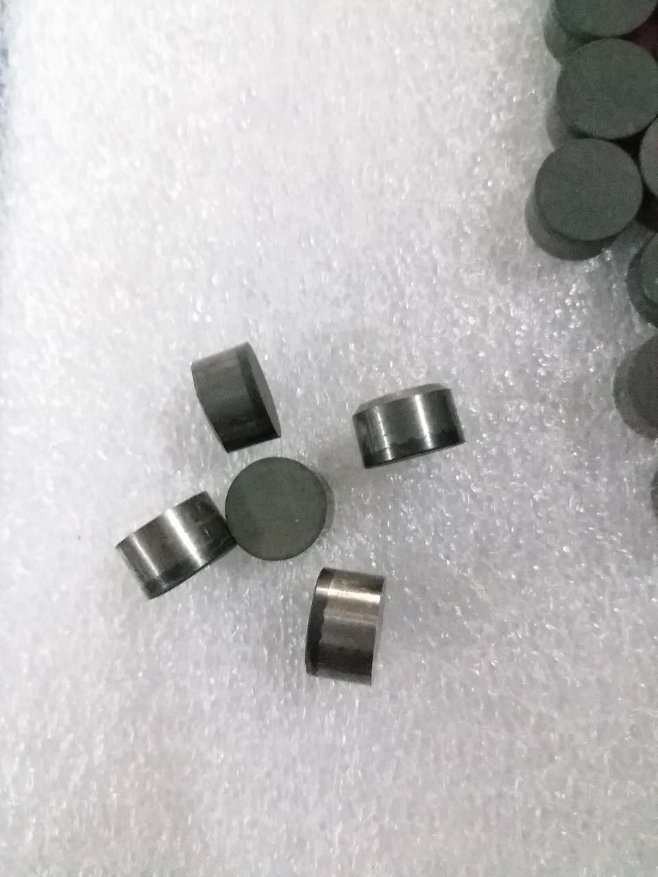 Scrap PDC cutters 1308 for stone cutting